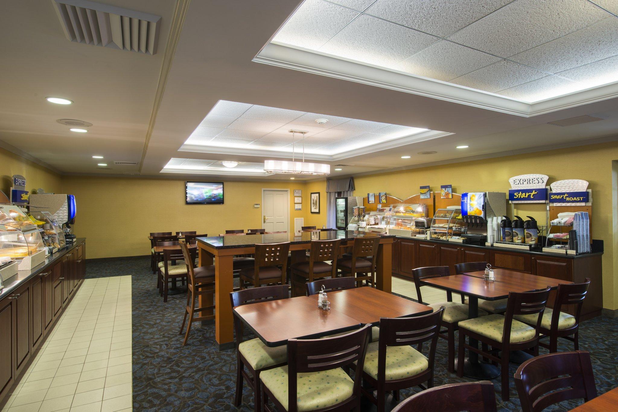 Holiday Inn Express Hotel & Suites Philadelphia - King Of Prussia By Ihg Exteriör bild