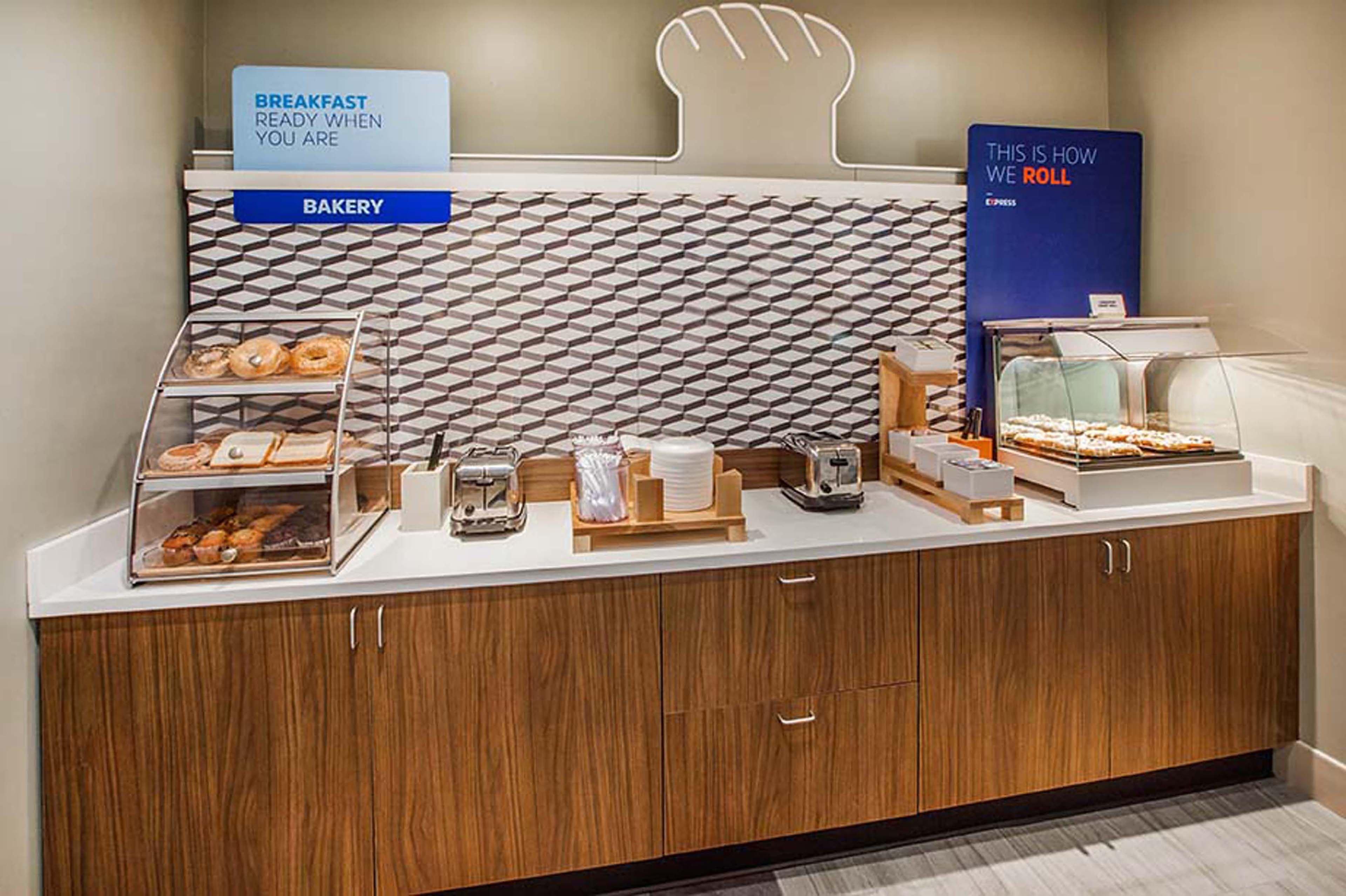 Holiday Inn Express Hotel & Suites Philadelphia - King Of Prussia By Ihg Exteriör bild